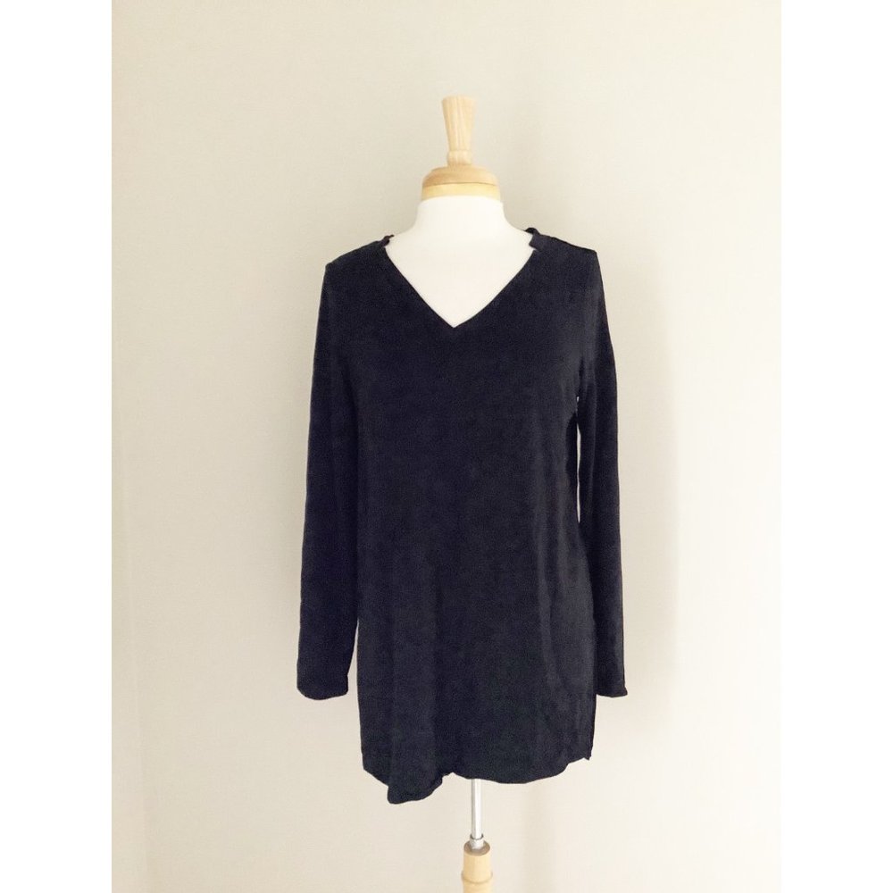 Soma Black Long Sleeve V-Neck Tee